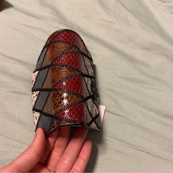 Tory Burch Taylor Mini Wallet - Picture 8 of 9